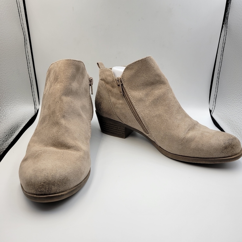 Arizona Cream Gale Heeled Booties Sz 8